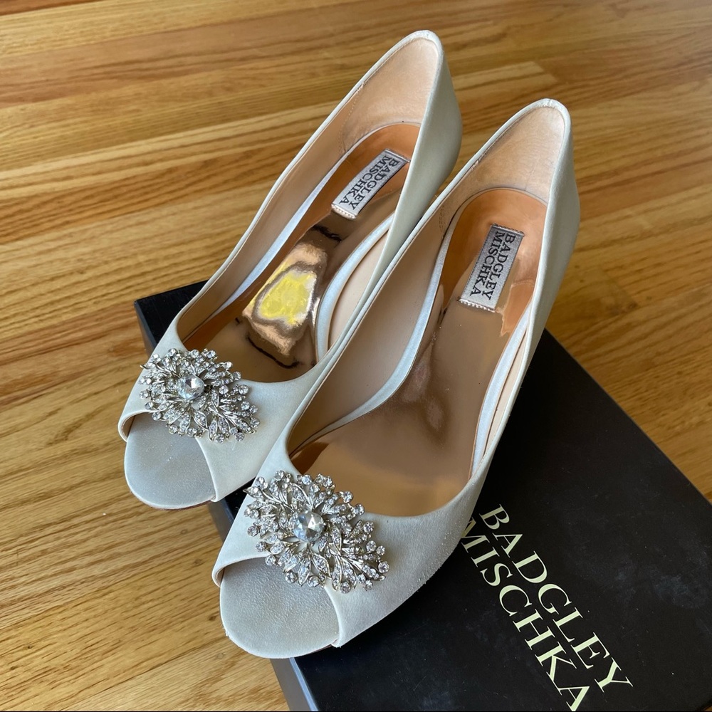 Badgley Mischka Layla Open-Toed Pumps